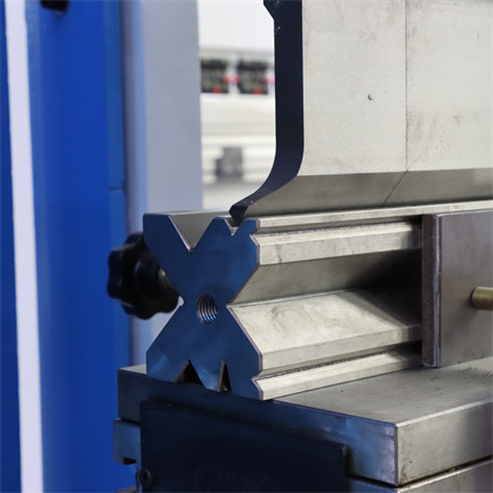 גיליון מתכת 110 טון מכונת חיתוך פינת עיתונות הידראולית לעובד ברזל