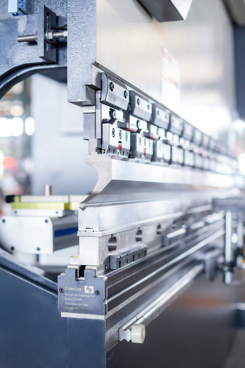 100t הידראולי Cnc Brake Press Crowning Cnc Press Brake Delem