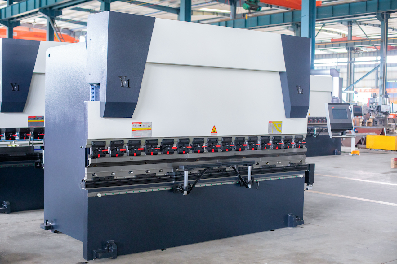 100t הידראולי Cnc Brake Press Crowning Cnc Press Brake Delem