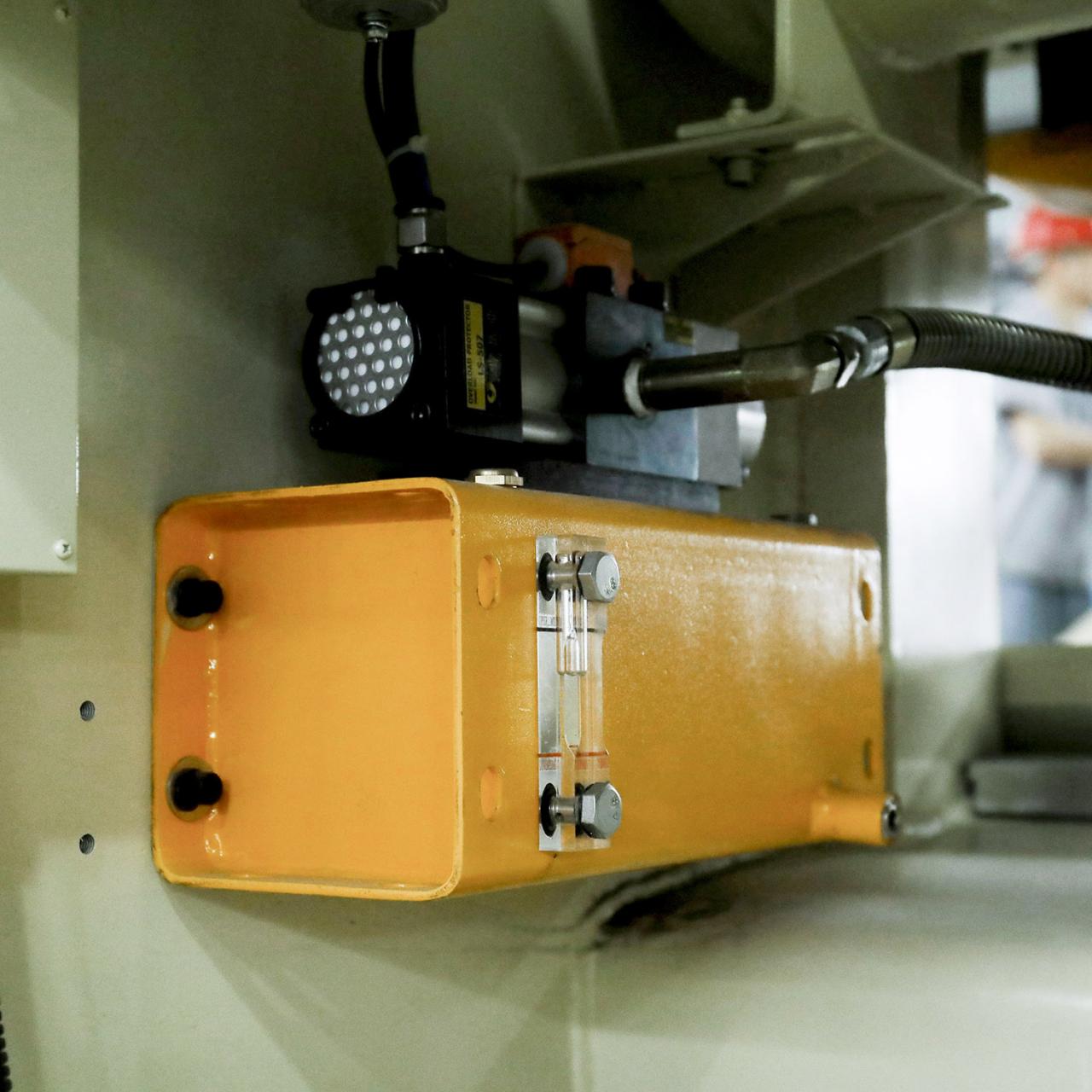 80 טון מכונת ניקוב Cnc מחיר C Frame Power Press מכונת לחץ הידראולית קטנה